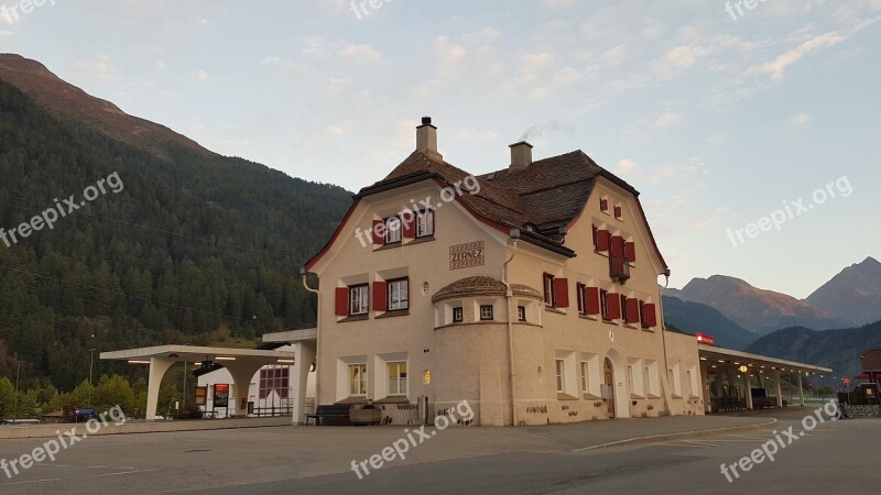 Railway Station Zernez Graubünden Engadin Mountains