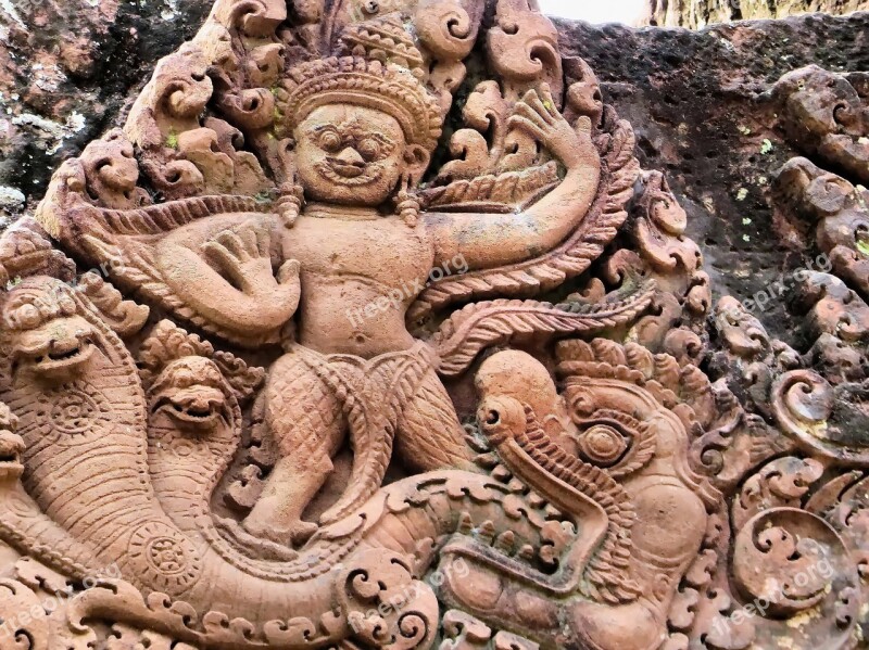 Cambodia Angkor Bantaey Krei Temple Statues