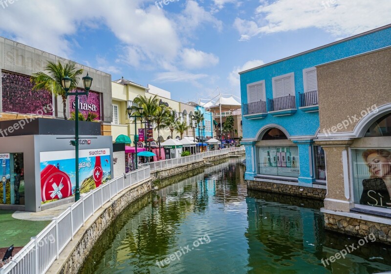 La Isla Shopping Cancún Mexico Architecture