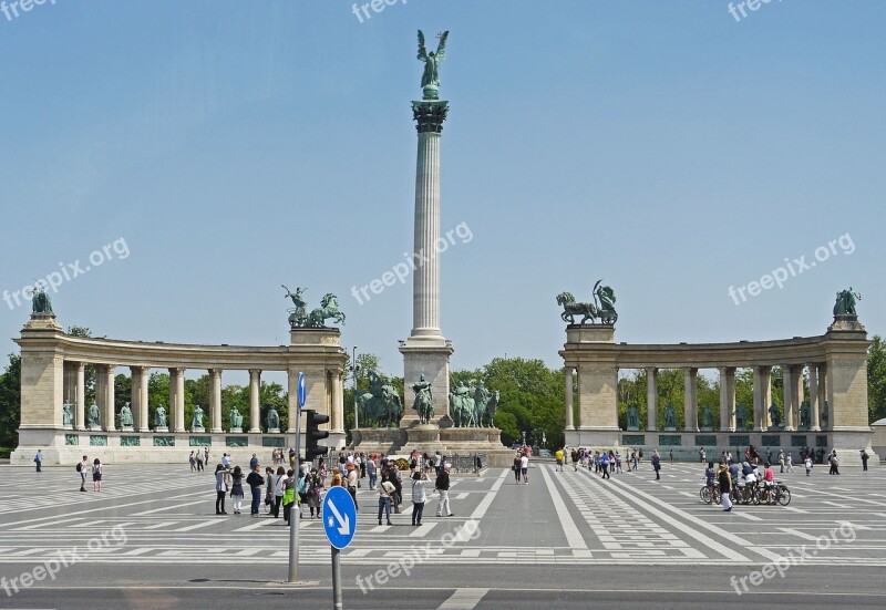 Budapest Heldenplatz Millenium Column Landmark Places Of Interest