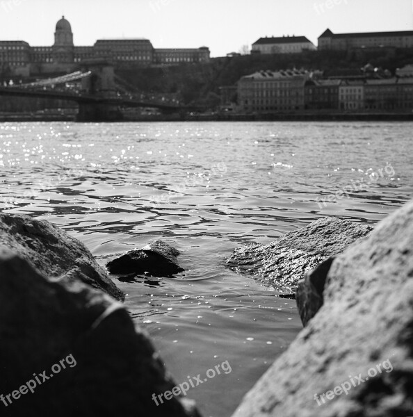 Rocks River Danube Sparkling Water