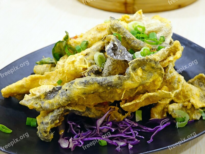 Salted Egg Fish Skin 咸蛋炸鱼皮 Deep Fried Seafood Crispy