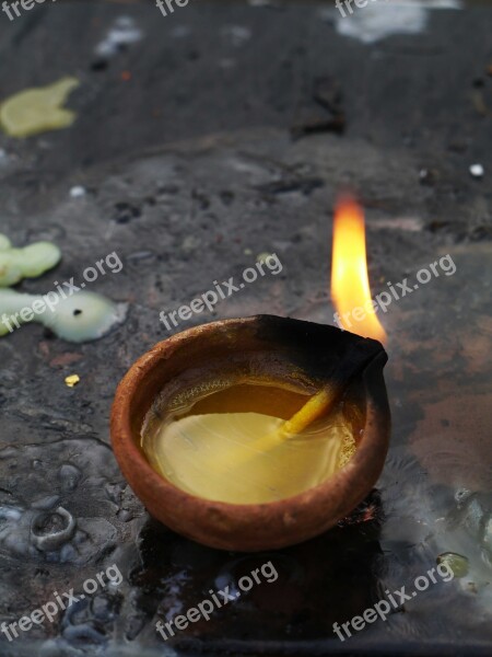 India Offer Candle Free Photos