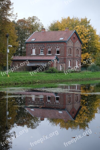 Landscape Reflections On The Water Color Free Photos