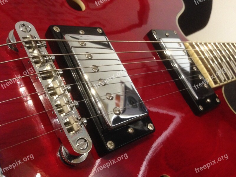 Red Guitar 335 Gibson Electric