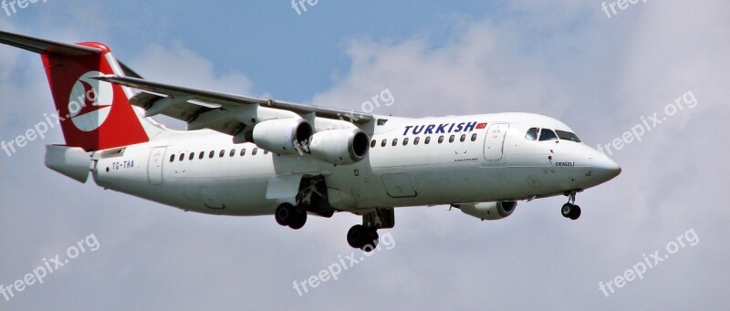 Plane Tc-tha Rj100 Turkish Airportist