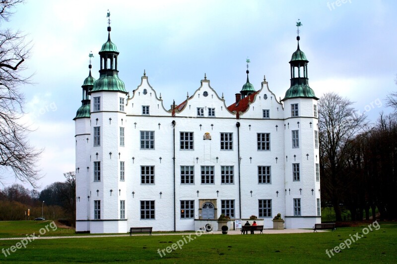 Castle Moated Castle Northern Germany Building Towers