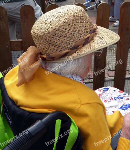 Hat Old Woman In The Wheelchair More Move