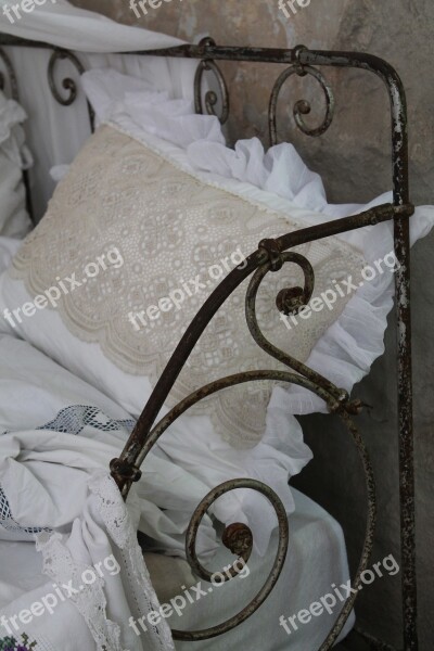 Antique Shabby Bed Metal Nostalgic