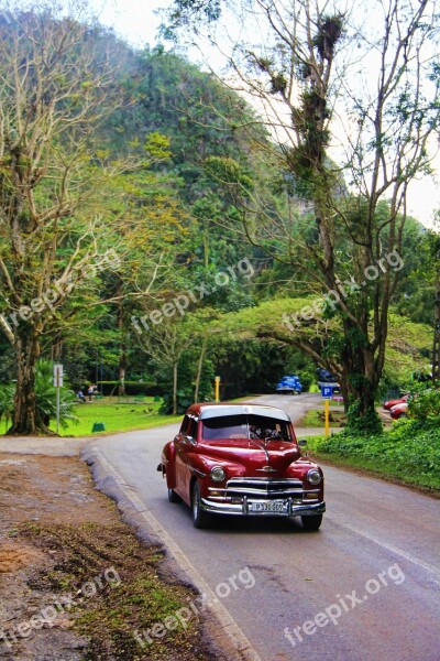 Oldtimer Red Metallic Auto Road