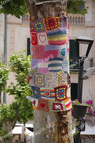 Tree Guerrilla Crochet Mallorca Crochet Beautification