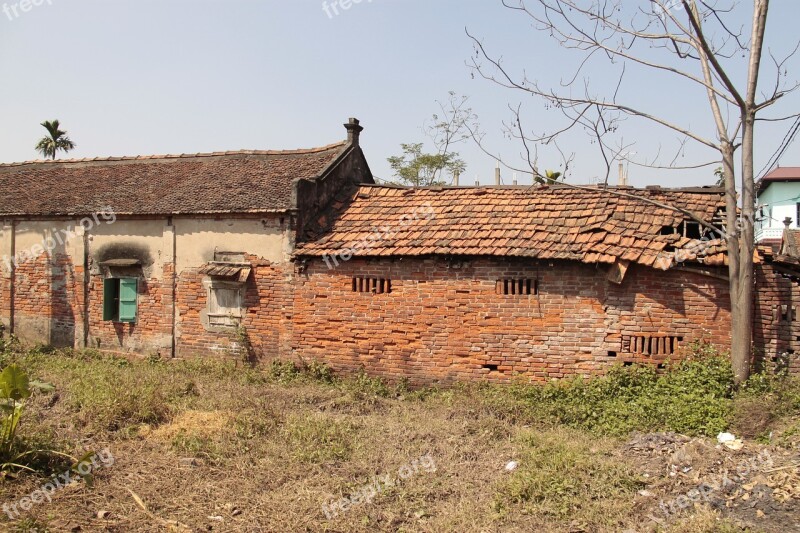 Viet Nam Barn Old Bricks House