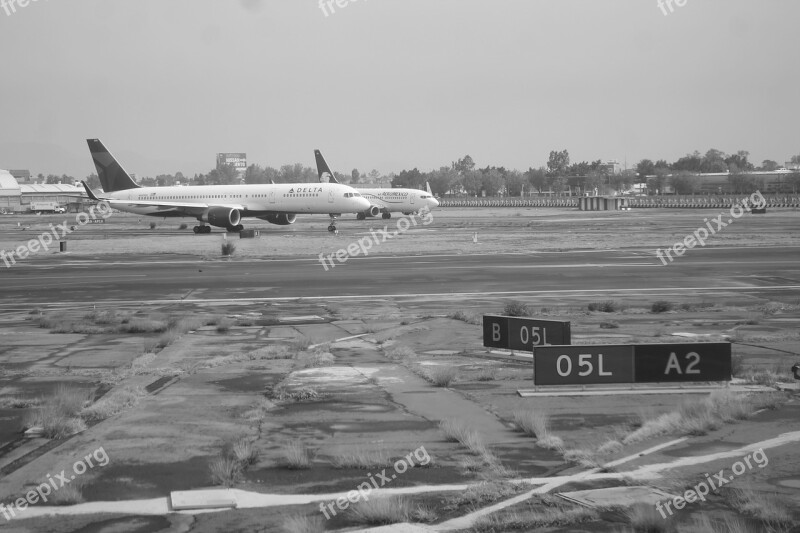 Airport Airplane Transport Aircraft Landing Track