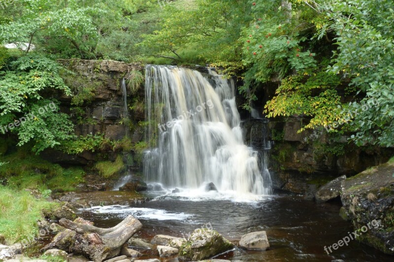 Janet's Foss Yorkshire Waterfall Walk Malham