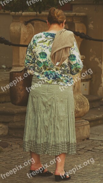 Woman Grandma Seniorin Old Walk