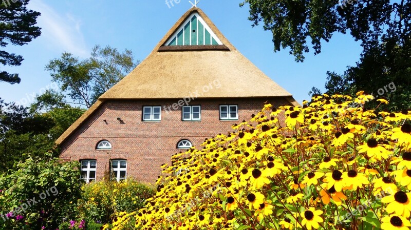 Farmhouse Cottage Garden Building Flowers Garden