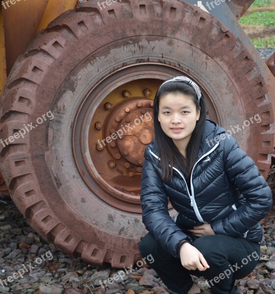 Wheels Smile Wheel Tractor Rusty