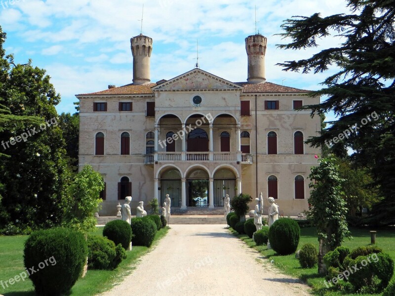 Italy Veneto Roncade Castle Wine