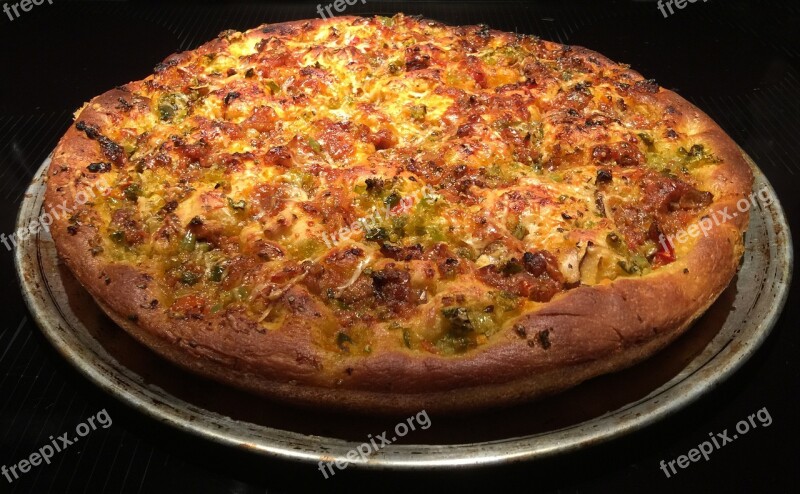 Pizza Cheese Olives Crust Delicious