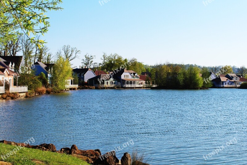 Lake House At The Water's Edge Wooden House Holiday Water's Edge