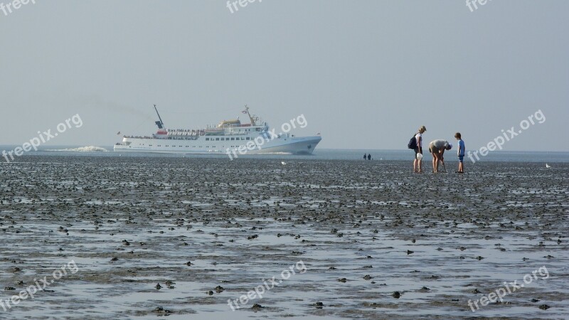 Beach Sea Ship Sandy Beach Holidays