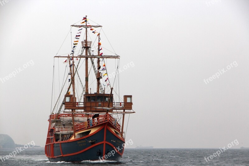 Santa Maria Times Sea Pleasure Boat Port