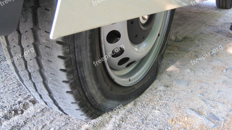 Flatfoot Slabs Mature Breakdown Tyre Damage