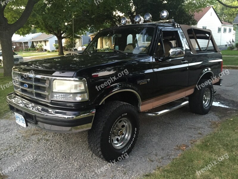 Ford Bronco 4x4 Rugged Black Car