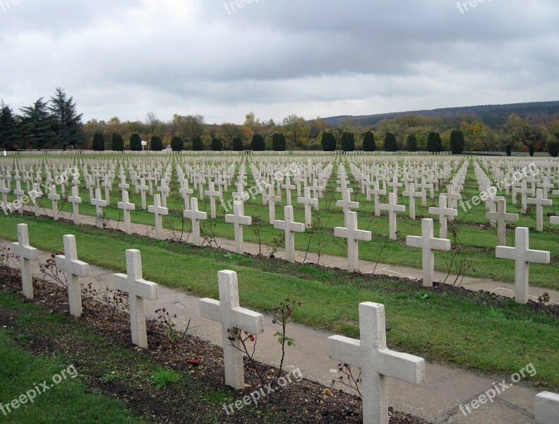 Cemetery Memorial Grave War Veteran