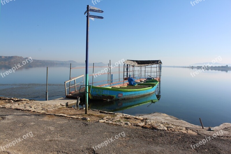 Beauty Of Nature In Pakistan Natural Landscapes Beautiful Boat