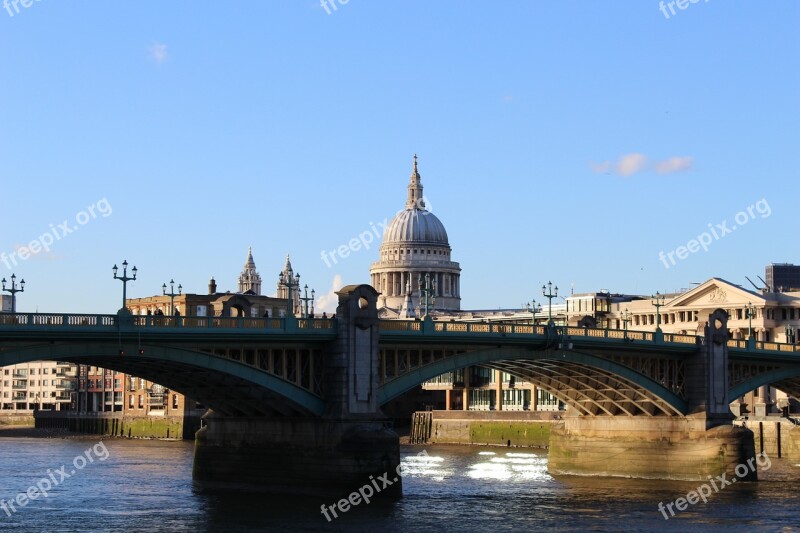 London Themes River City Uk