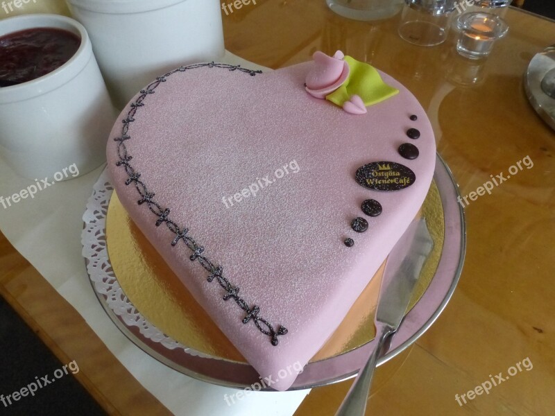 Valentine Cake Marzipan Pink Ros Barrel