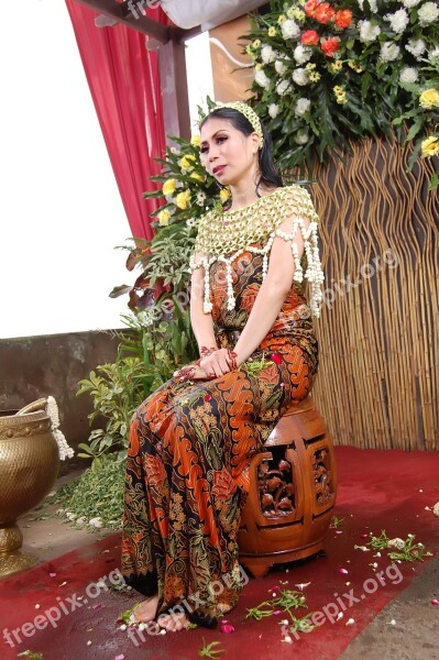 Beauty Girl Nature Woman Bride Traditional