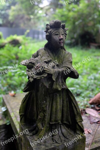 Falls Couple Statue Cemetery Foam