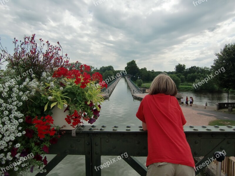 Channel Loire Scene Red And Grey Mood Flower Box