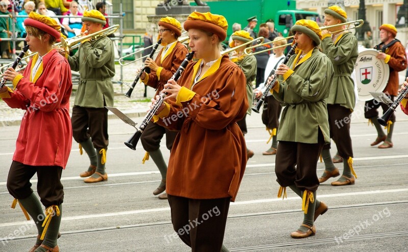 Parade Musicians Munich Oktoberfest Clarinets