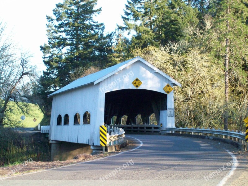 Covered Bridge Building Bridge Covered Landmark