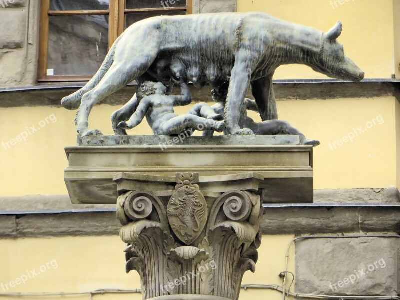 Italy Hers Column She Wolf Romulus