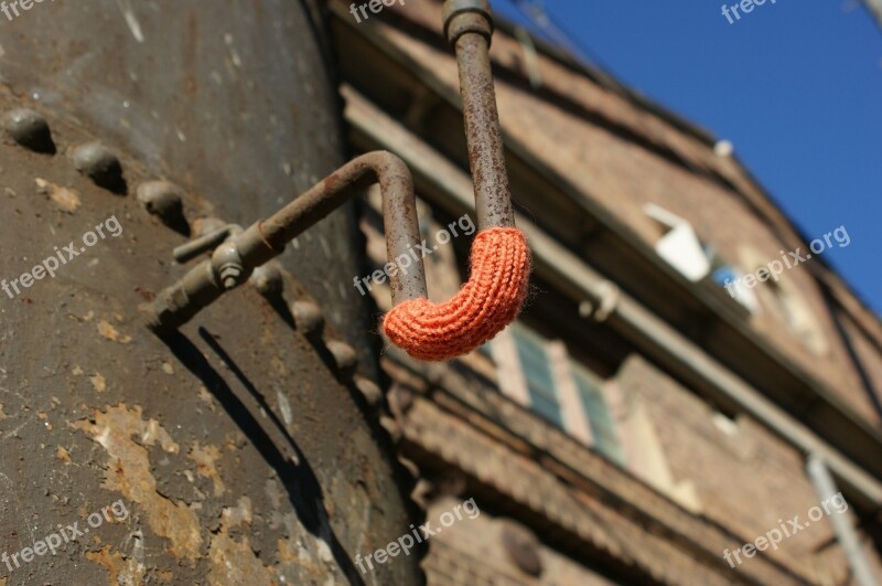 Yarn Bomb Knit Urban Rust Graffiti