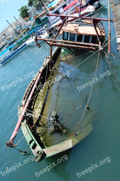 Boat Submerged Shipwreck Angra Dos Reis Porto