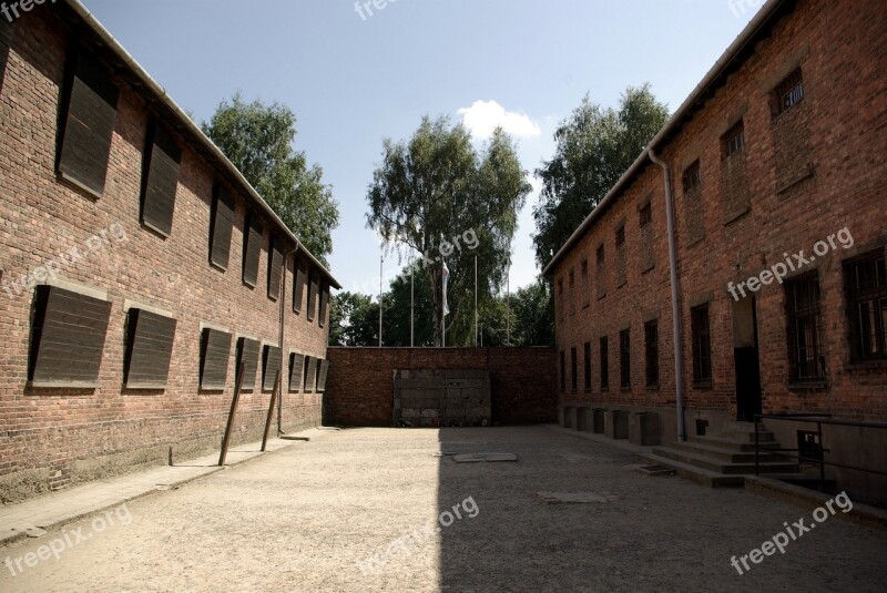 Executed Wall Of Death Shooting Auschwitz-birkenau Concentration Camp