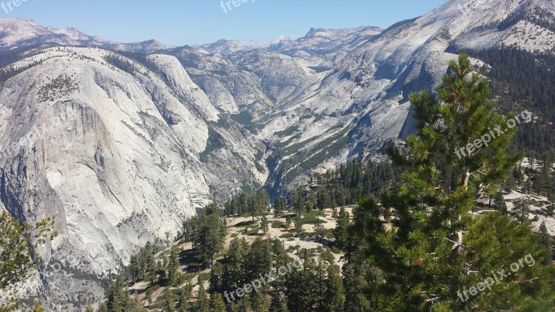 Yosemite Mountains Nature National Park