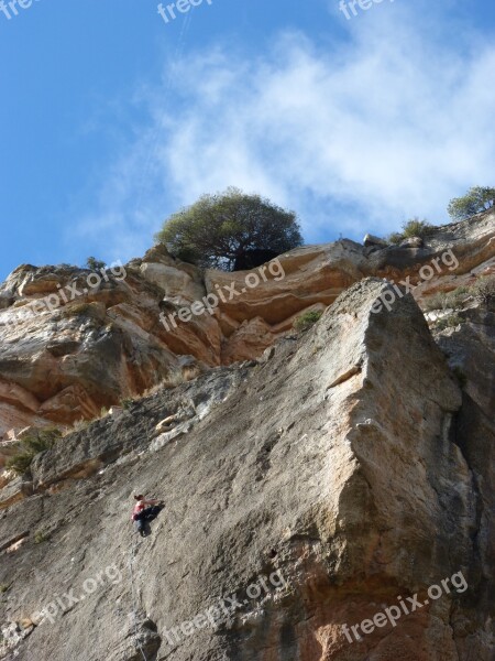 Rock Wall Escalation Climber Siurana Challenge