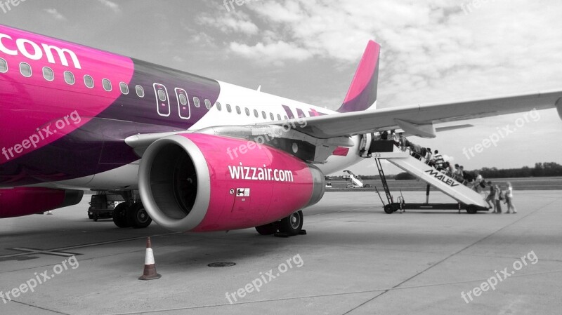 Wizzair Flying Airport Simple Pink