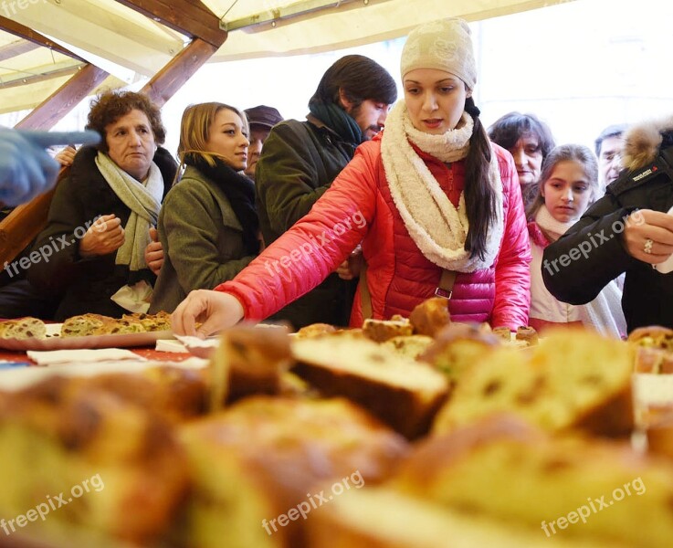 Tasting Market Woman Perugia Plum Cake