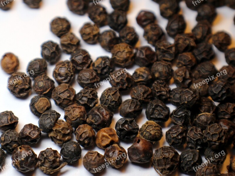 Peppercorns Black Round Dried Sharp