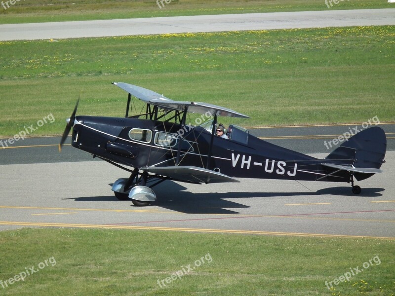 De-havilland Dh-83 Vintage Aircraft Biplane