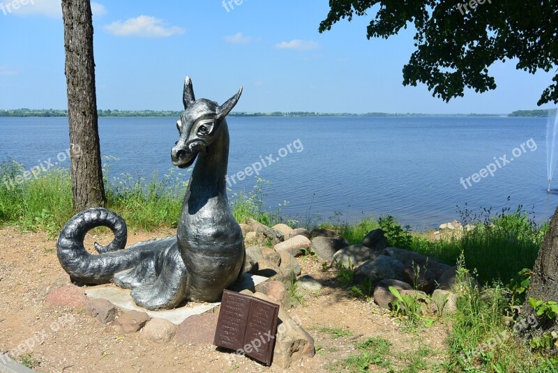 Dragon Lake Tree Book Monument