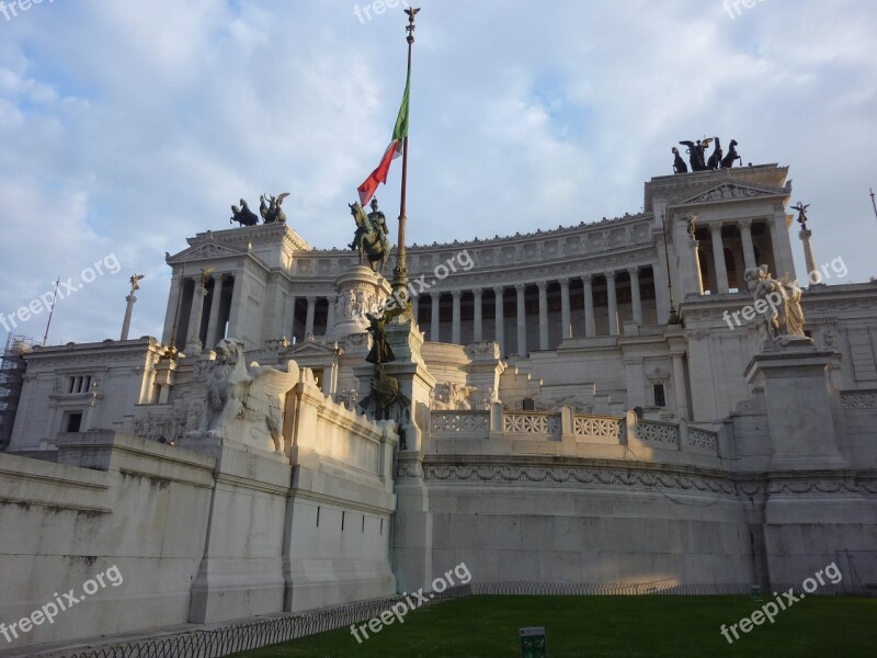 Italy Rome Monumento Nazionale A Vittorio Emanuele Ii Monument