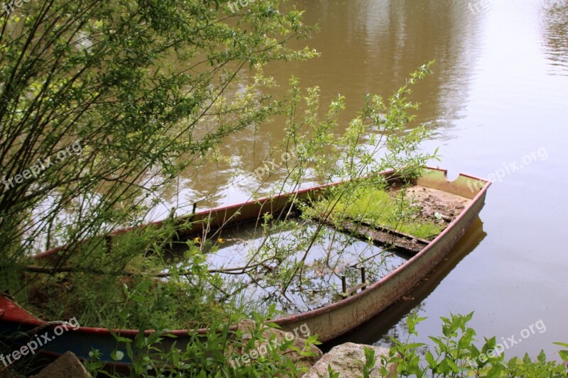 Boat Old Wood Broken Bank